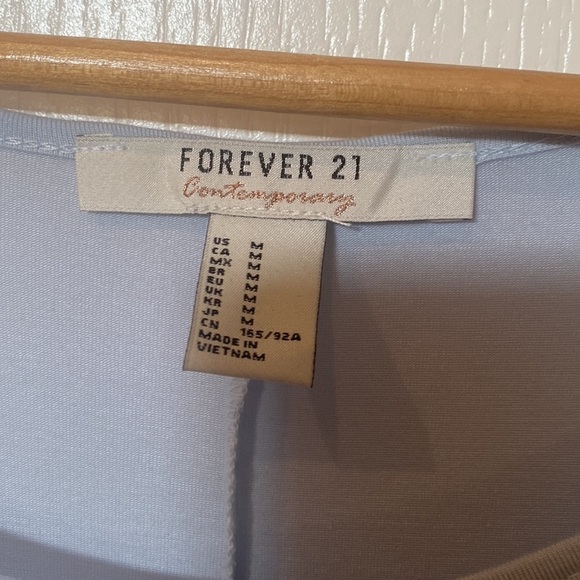 Forever 21 contemporary size M Cold shoulder top - Picture 2 of 5